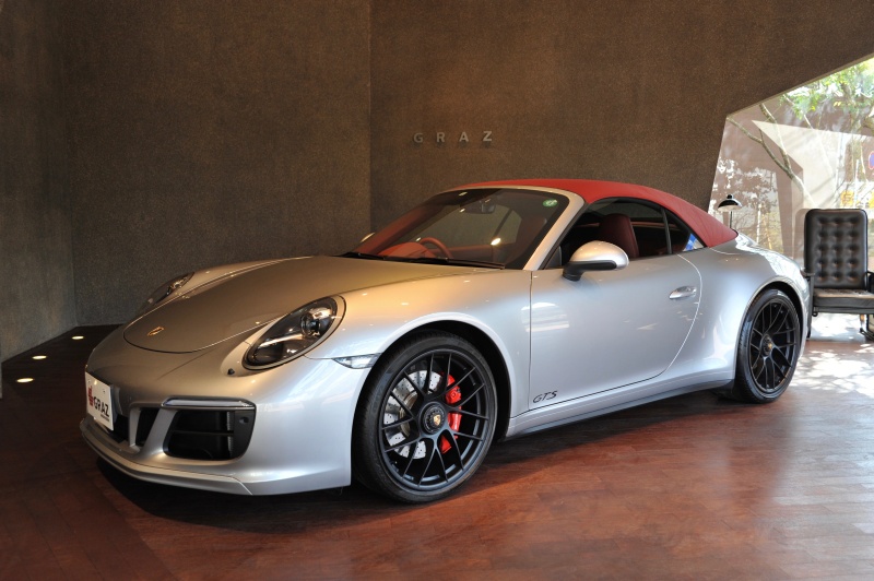 ポルシェ 911(Type991) Carrera 4 GTS カブリオレ レッド幌 ナチュラル