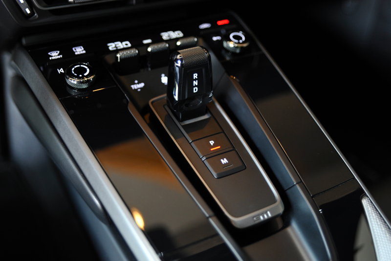 ポルシェ 911(Type992) Carrera PDK 左ハンドル 新車未登録車