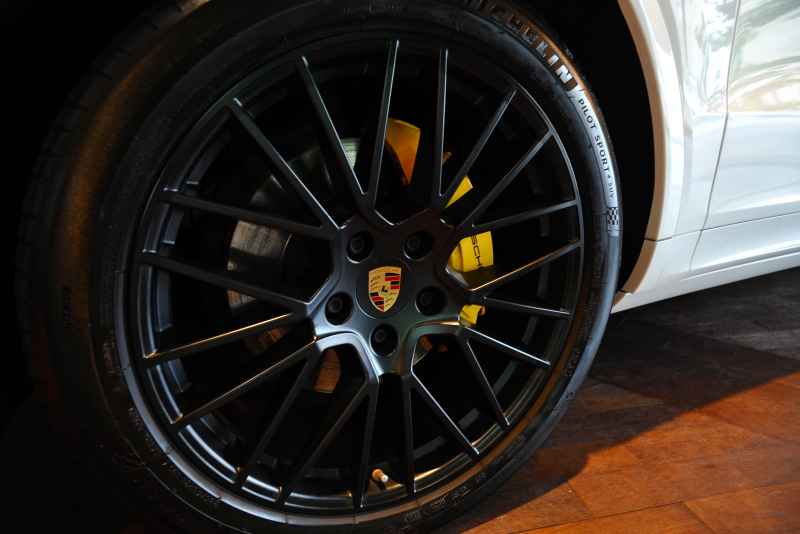 ポルシェ カイエン V6 ターボ ツートンナチュラルレザー 21インチRS