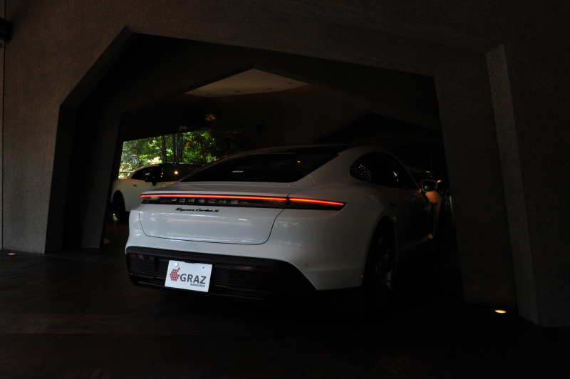 ポルシェ タイカン turbo S 21インチエクスクルーシブホイール PCCB