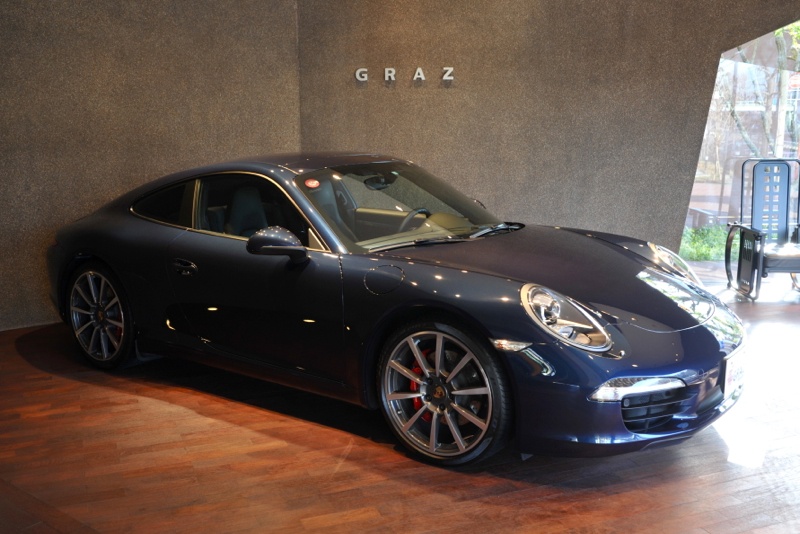 ポルシェPorsche99655921101Genuine OEM Emblem 再生産1⁄24 ポルシェ 911(992)GT3 2021 オレンジBUR21104OR