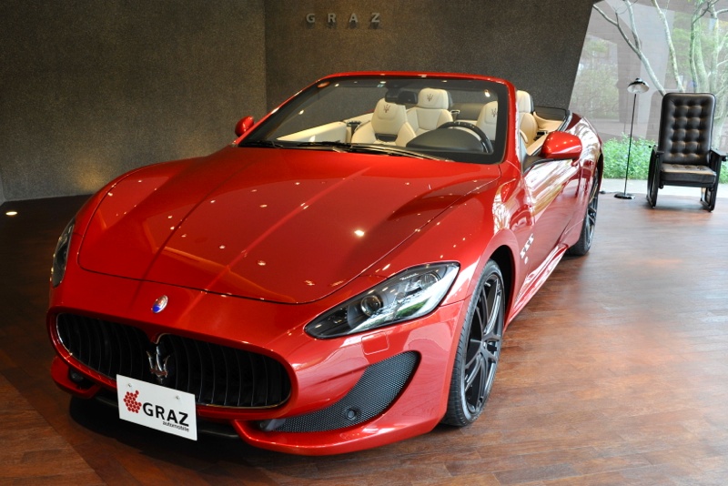 美品 GRANRODEOLIVE TOUR 2008-2009 パーカー M マセラティ グランカブリオ スポーツ パールベージュレザー 中古