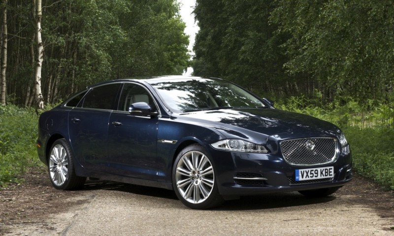 2013-Jaguar-XJ-static-forest