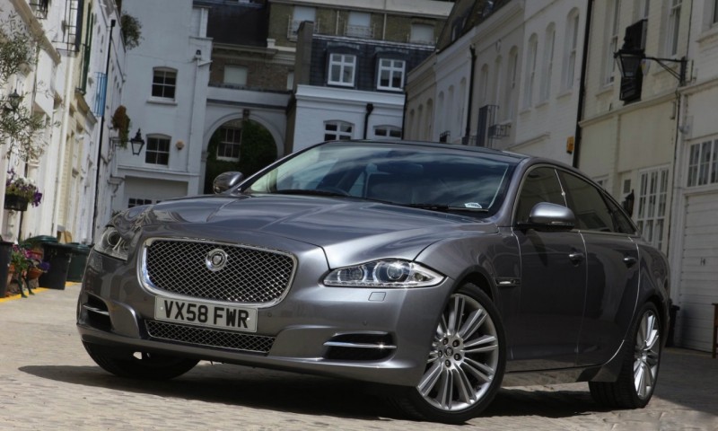 2010-Jaguar-XJ-76